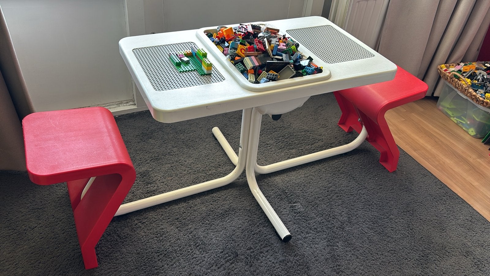 LEGO tafel met opbergruimte en 2 krukjes, Ophalen, Gebruikt, Overige merken