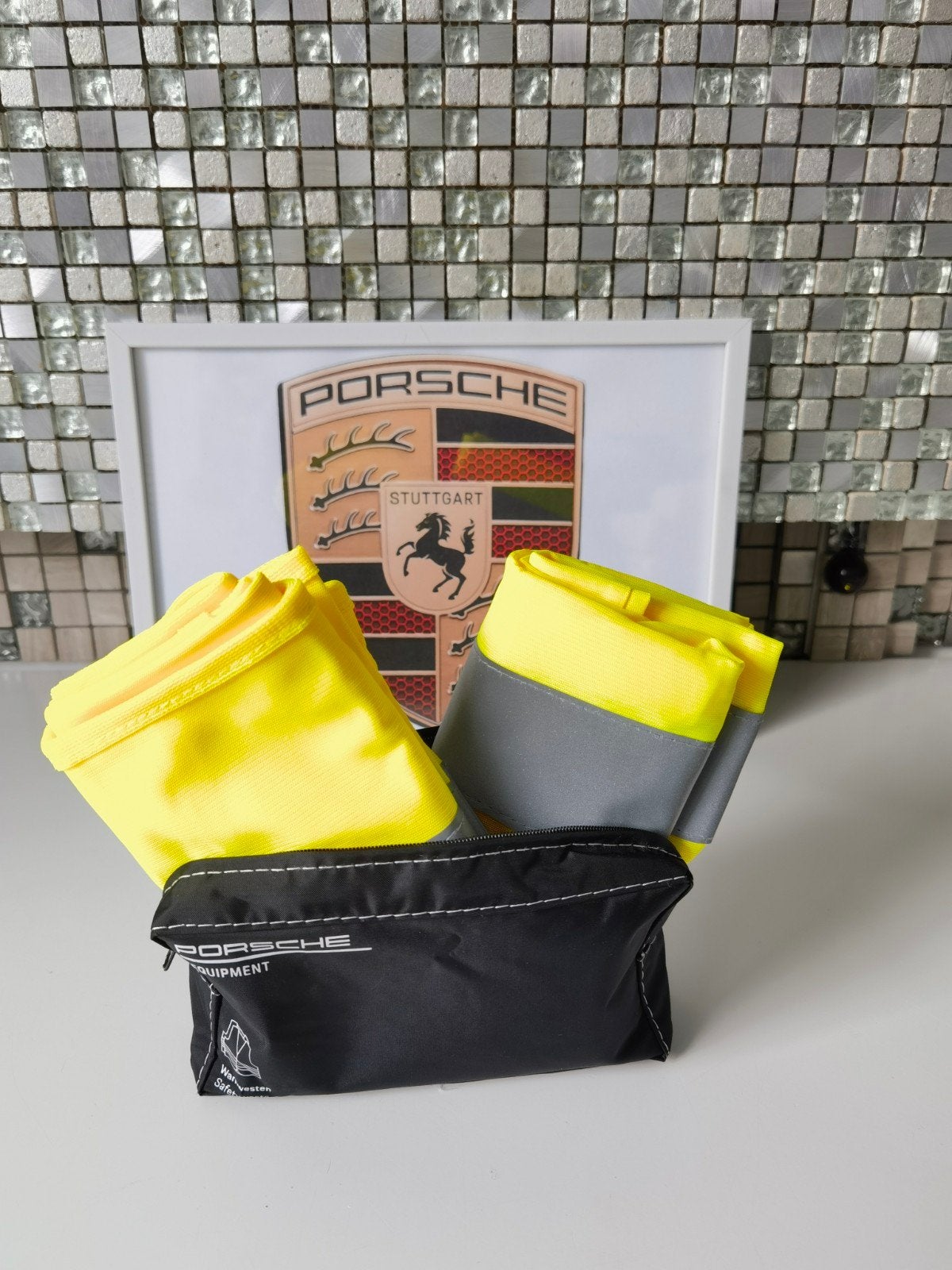2 X Nieuw porsche veiligheids vesten met etui, Geel, Ophalen of Verzenden, Porsche, Maat 56/58 (XL)