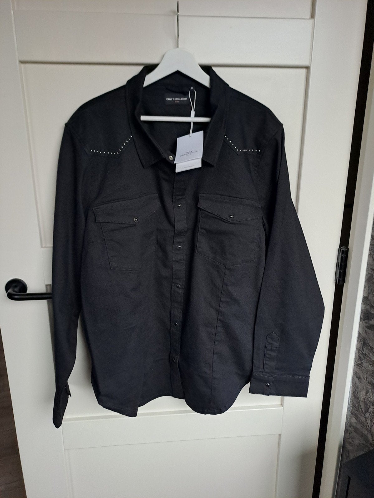 ONLY CARMAKOMA Zwart Denim Overhemd met Studs - Nieuw, Kleding | Dames, Nieuw, Ophalen of Verzenden, Only Carmakoma, Blouse of Tuniek