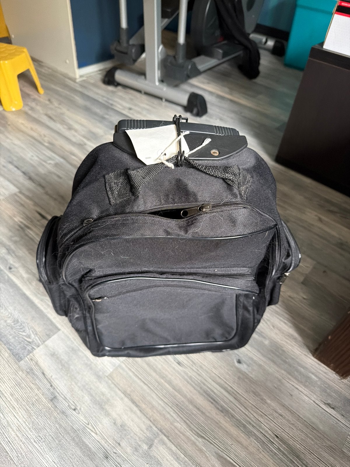 Zwarte rugzak met wieltjes - Handige trolley rugzak, Gebruikt, 25 tot 40 cm, Ophalen of Verzenden, Overige merken