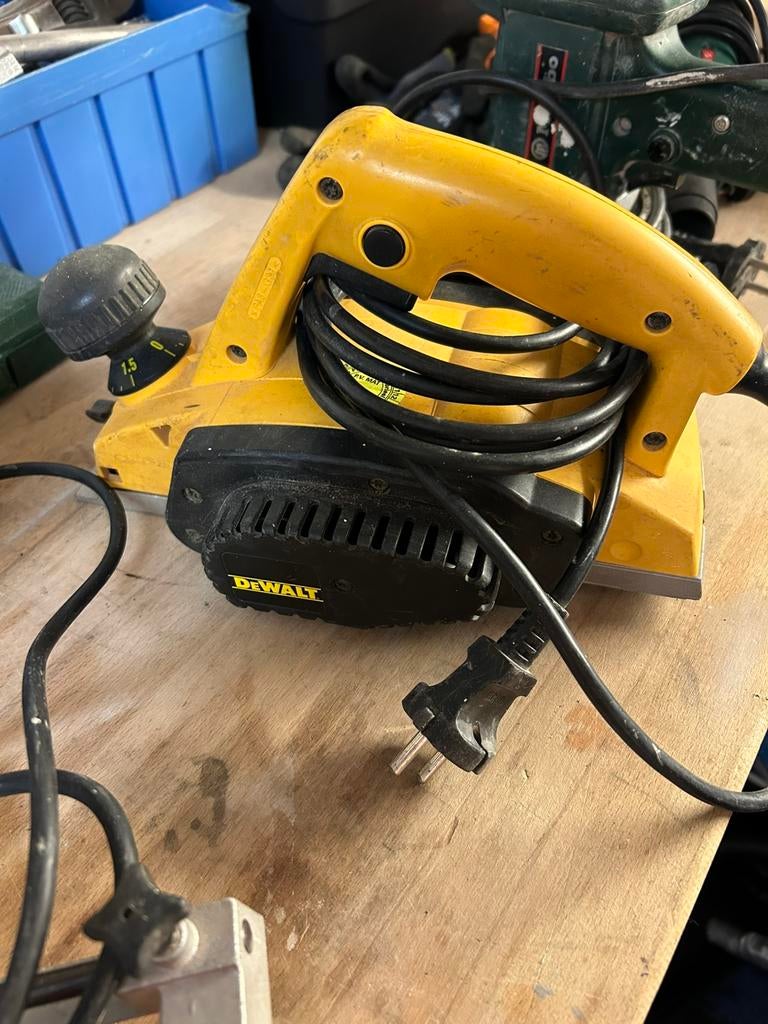 Te koop diversen bouwmaterialen en gereedschappen, Doe-het-zelf en Verbouw, Ophalen, Zo goed als nieuw, 1200 watt of meer, Bandschuurmachine