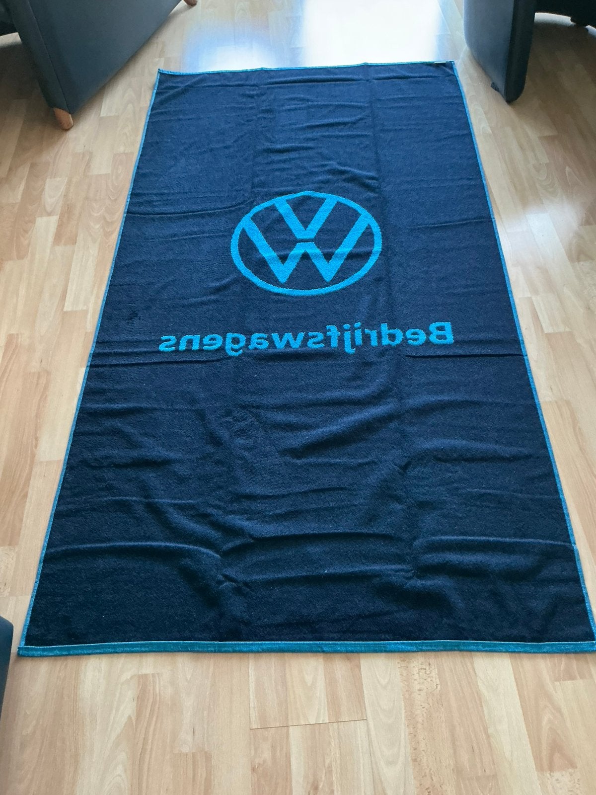 Nieuw Volkswagen badlaken in de kleur blauw., Blauw, Overige merken, Handdoek, Nieuw