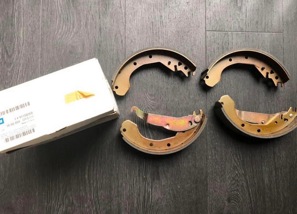 Set Remschoenen Opel oa B Manta,E Rekord(Nieuw en Origineel), Ophalen of Verzenden