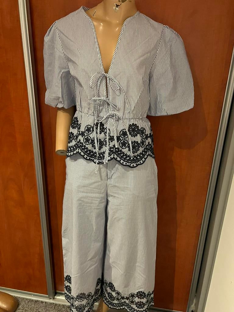 Zara set broek maat s blouse m zgan, Kleding | Dames, Kostuum of Pak, Blauw, Zara, Ophalen of Verzenden