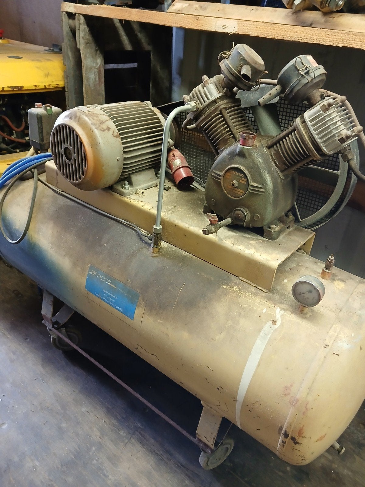 Compressor 250L, 2 cilinder, 380V met drukregelaar, Doe-het-zelf en Verbouw, 100 liter of meer, Ophalen, Gebruikt