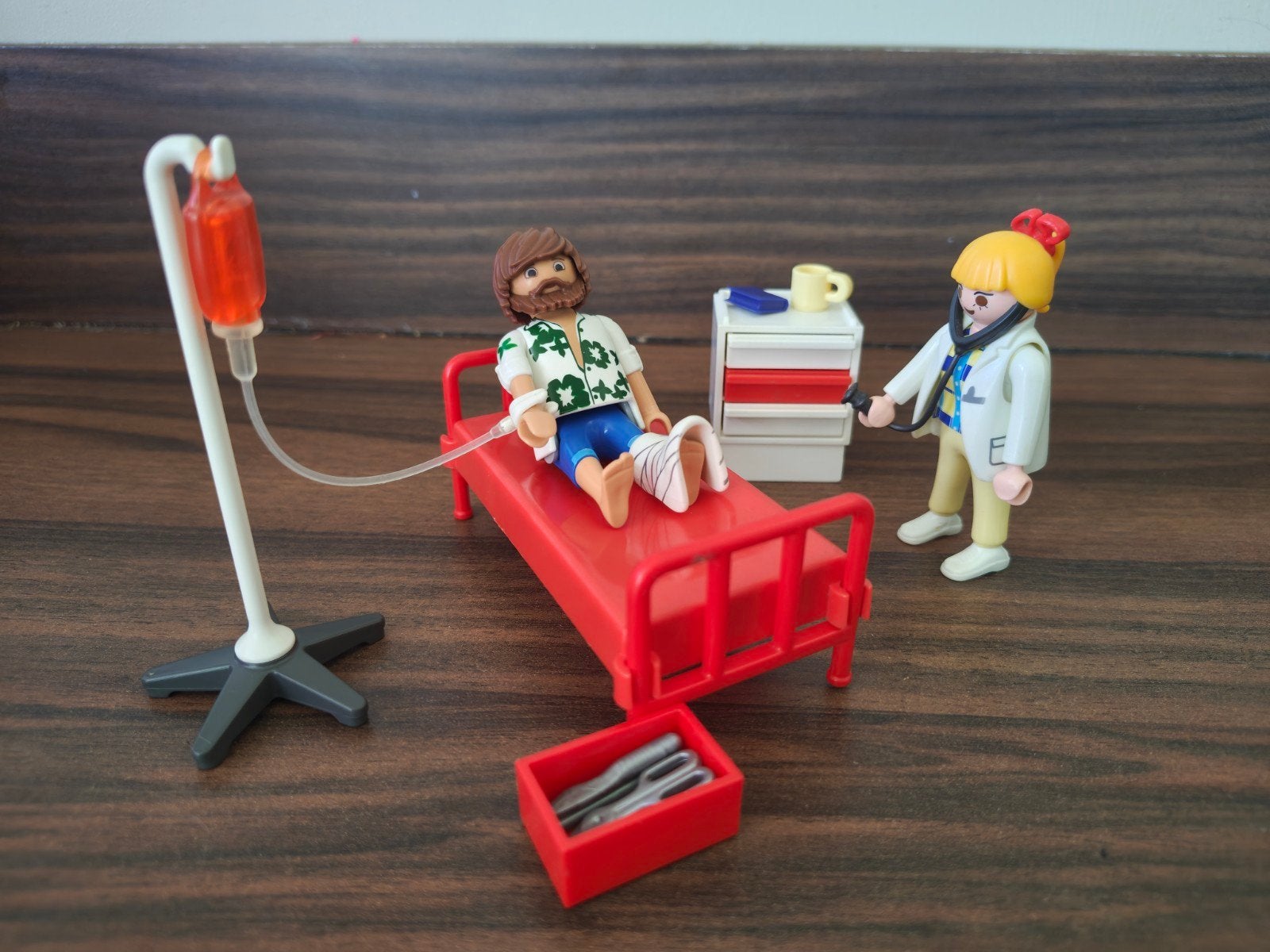 Playmobil Ziekenhuisbed met Patiënt en Dokter, Gebruikt, Complete set, Ophalen of Verzenden, City life