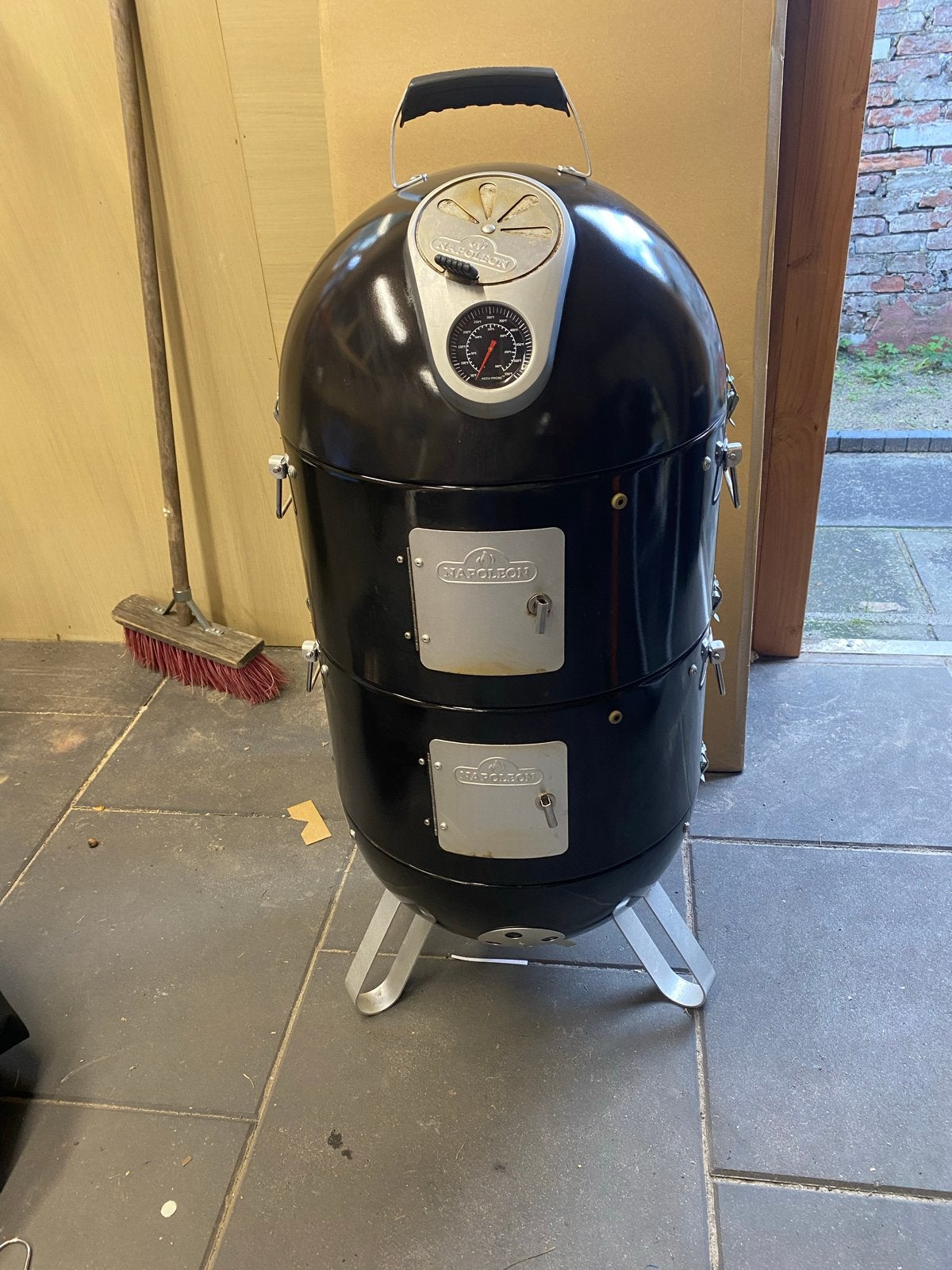 Napoleon Apollo Houtskool Smoker & Grill, Ophalen, Gebruikt