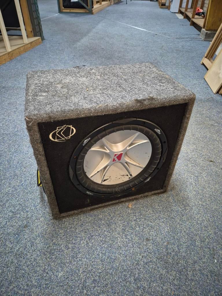 Kicker subwoofer met versterker, Ophalen of Verzenden, Zo goed als nieuw