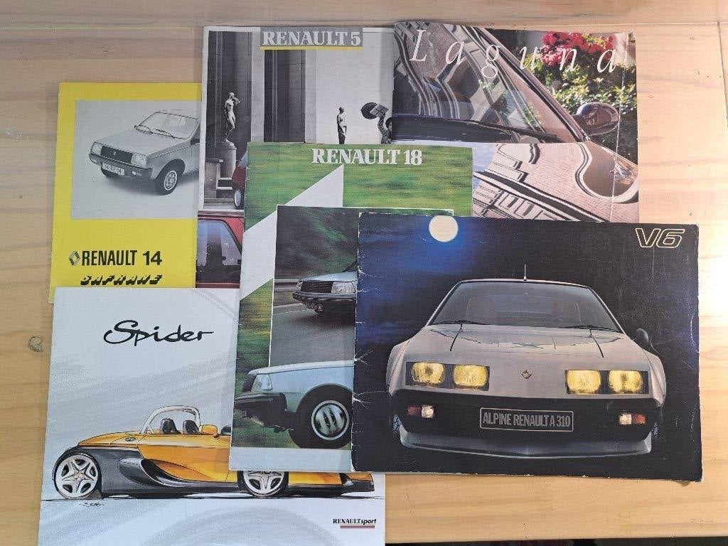 Verzameling oude Renault folders, Gelezen, Renault, Ophalen of Verzenden, Renault