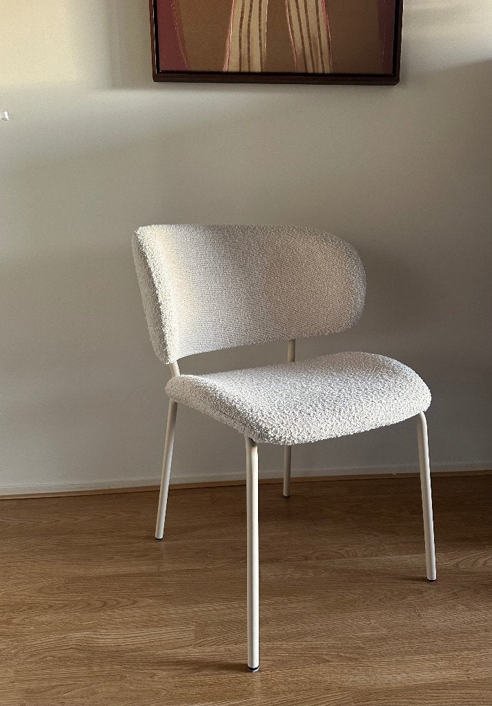 4x eetkamerstoel beige bouclé Lola, Ophalen, Zo goed als nieuw, Overige kleuren, Vier