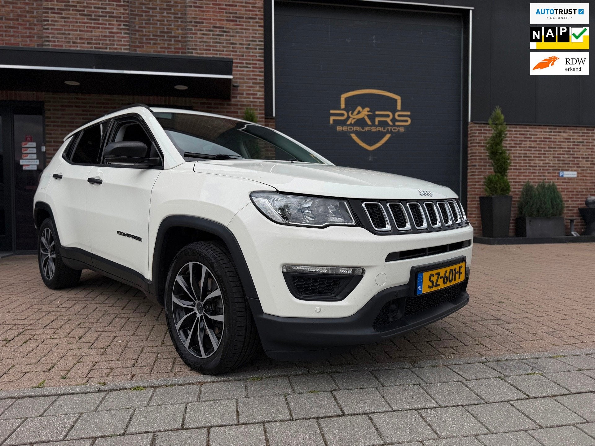 Jeep Compass 1.4 MultiAir Sport 140PK Airco Cruise Camera Na, Voorwielaandrijving, Gebruikt, 4 cilinders, Wit