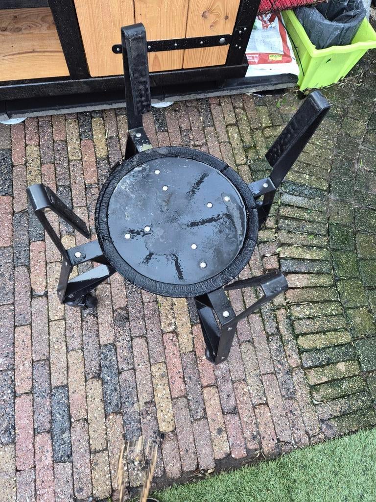 Stevige Barbecue Steun / Onderstel komado, Ophalen of Verzenden, Gebruikt, Onbekend
