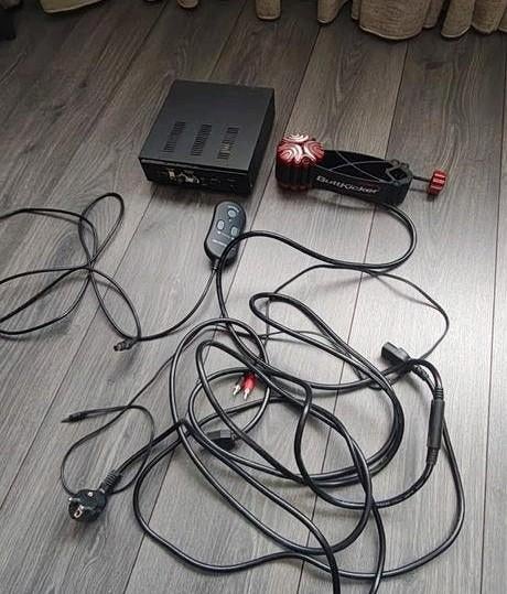 Buttkicker Gamer. Bas omzet in trillingen, Spelcomputers en Games, 1 speler, Racen en Vliegen, Ophalen of Verzenden, Zo goed als nieuw