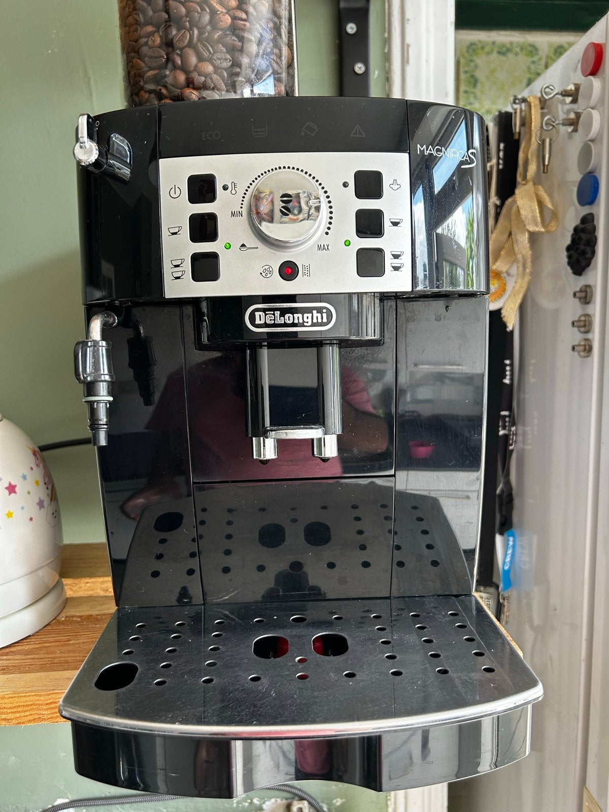 De'Longhi Magnifica S volautomatische espressomachine, Gebruikt, Espresso apparaat, 10 kopjes of meer, Koffiebonen