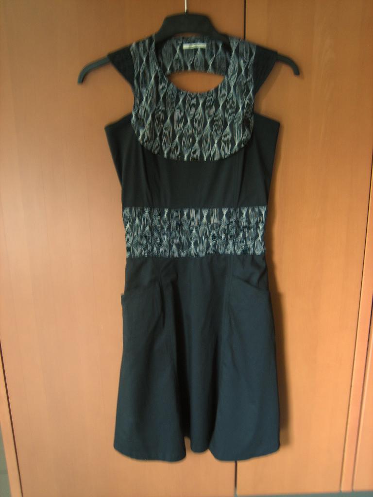 Zeer apart en speels zwart jurkje SKUNKFUNK 34-36 snazzeys, Kleding | Dames, Jurken, Skunkfunk, Verzenden, Zwart, Nieuw