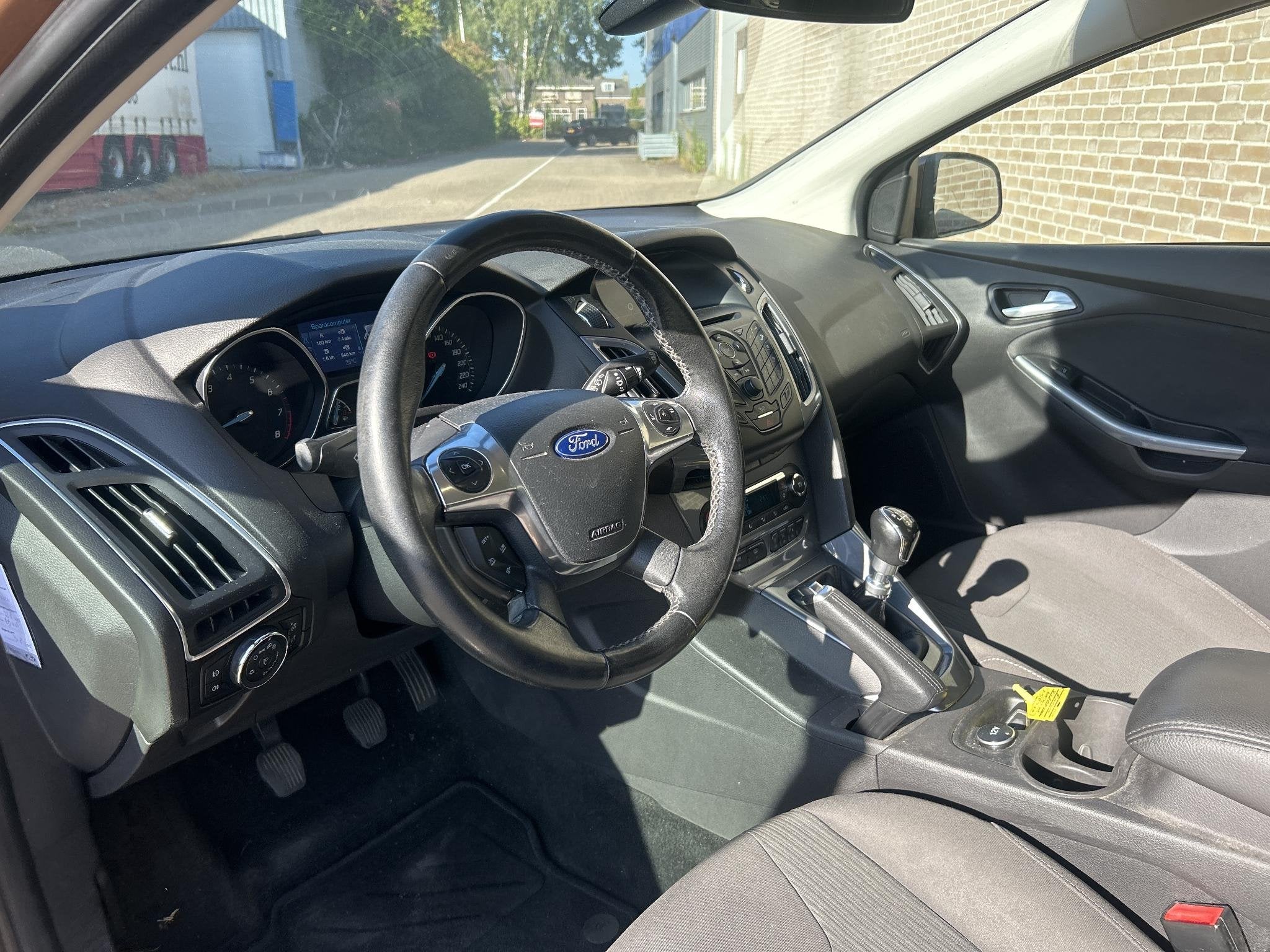 Foto 3 van Ford Focus Wagon 1.0 EcoBoost Titanium | Climate | Cruise |