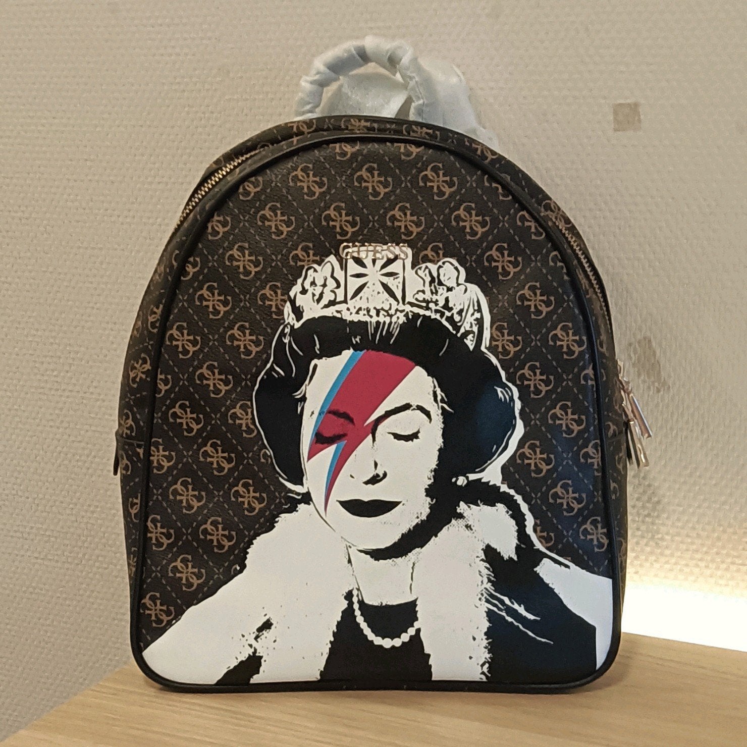 guess x banksy tas limited edition (nieuw), Ophalen of Verzenden, Nieuw, Bruin, Overige typen