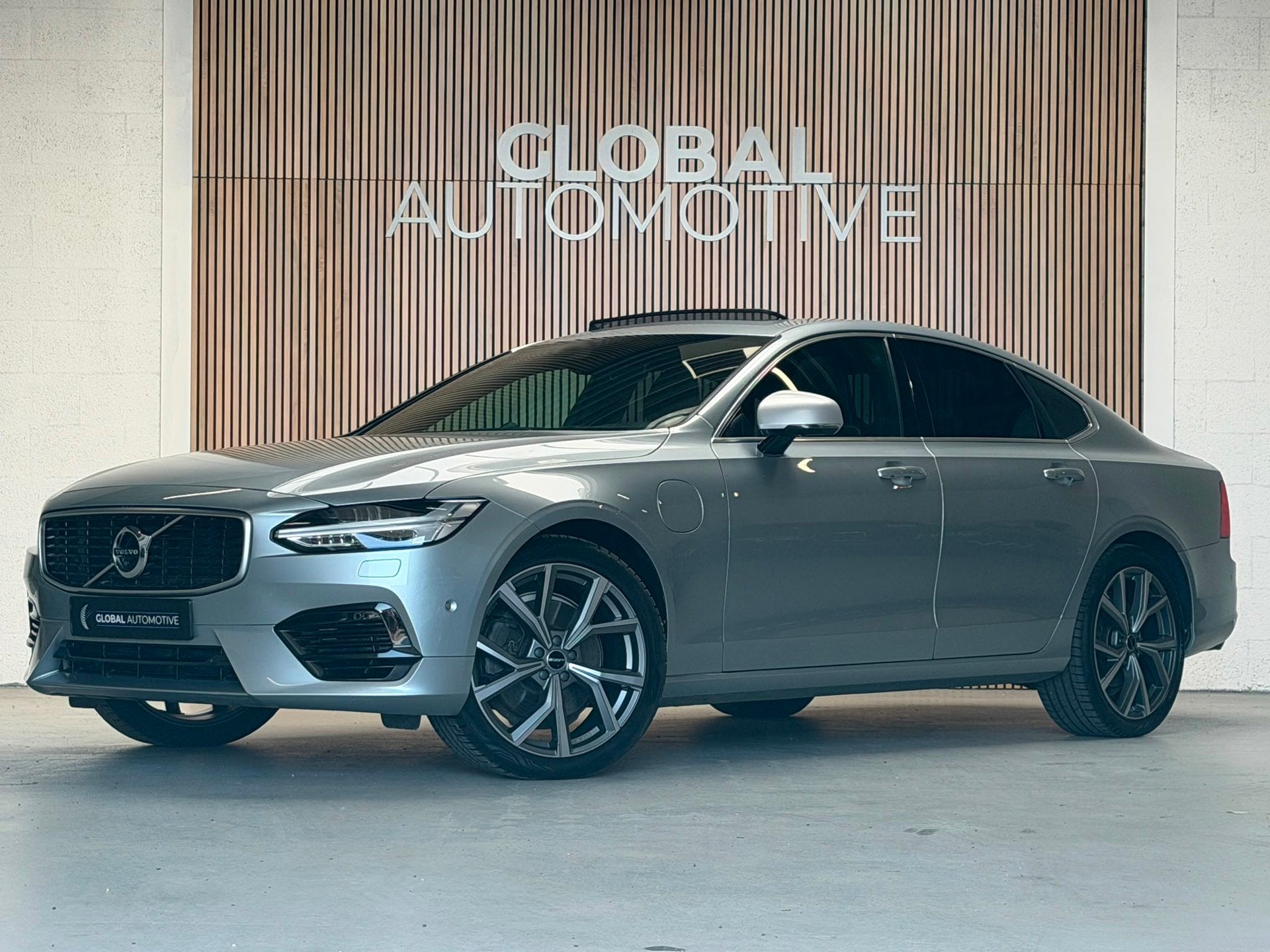 Volvo S90 2.0 T8 AWD Inscription R-Design - BOWERS & WILKINS, Automaat, 1935 kg, Gebruikt, 4 cilinders