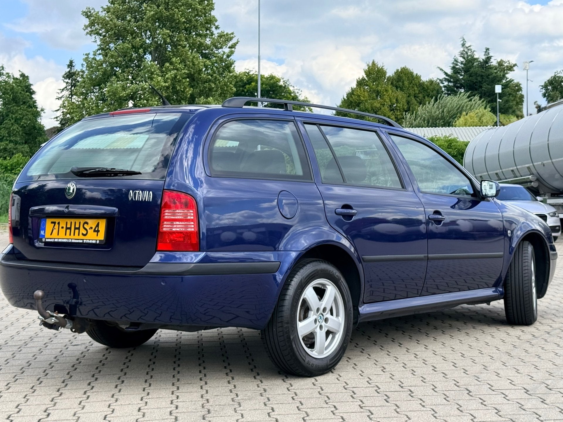 Skoda Octavia Combi 1.6 Démarrage, Auto's, Skoda, Voorwielaandrijving, Gebruikt, Zwart, 4 cilinders