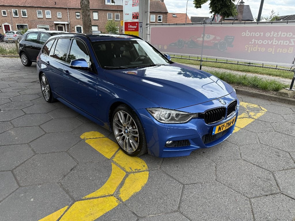 BMW 335i Touring M Sport | RWD | H.K | ACC | Surround View, Blauw, Alcantara, Stationwagon, Particulier