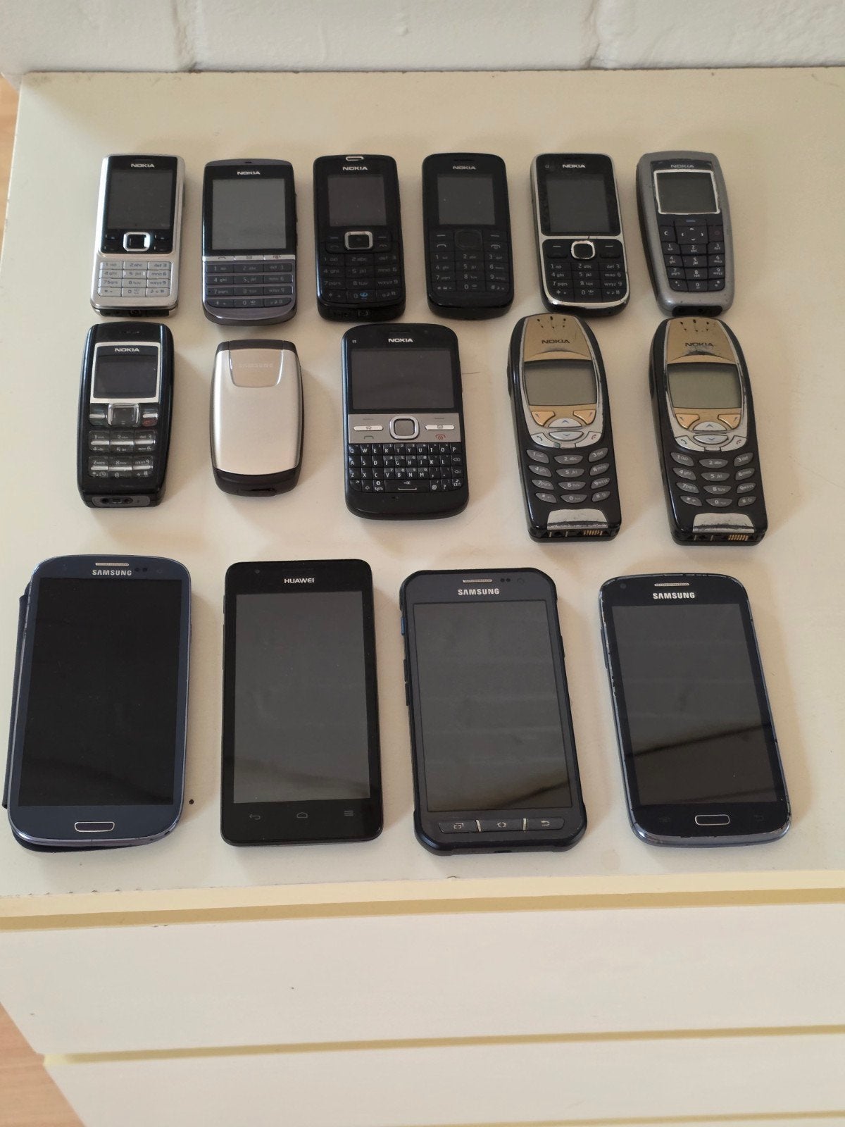 Partij 15 stuks gsm.s, Ophalen, Gebruikt, Minder dan 3 megapixel, Zonder simlock