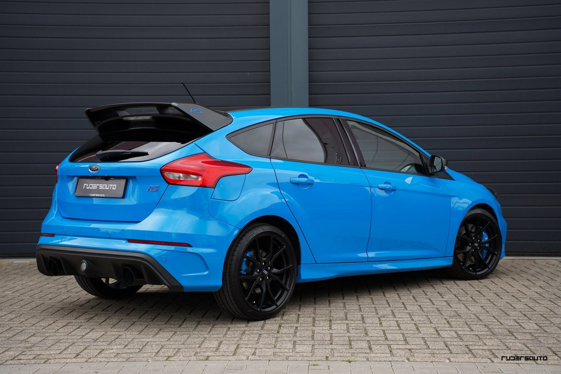 Ford Focus 2.3 RS LSD Blue & Black | Stuurverwarming | Sony, Dealer onderhouden, Gebruikt, Zwart, 4 cilinders