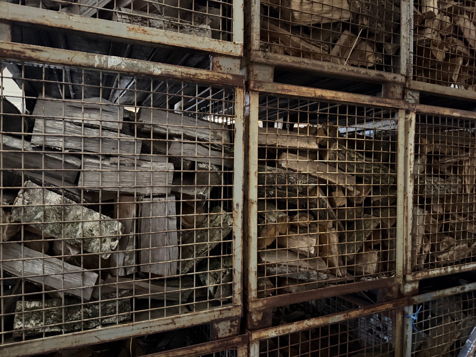 Gedroogd brandhout in IBC-containers, 3 tot 6 m³, Ophalen, Eikenhout, Blokken