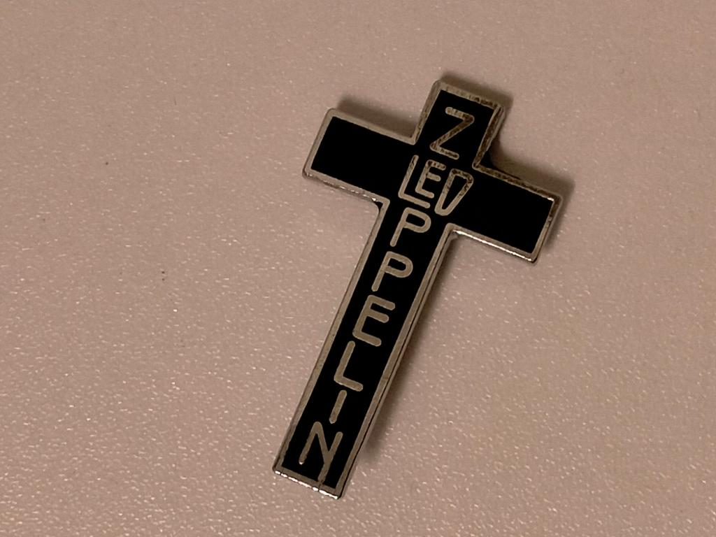 Led Zeppelin cross vintage logo badge rock muziek RARE, Ophalen of Verzenden, Gebruikt, Kleding