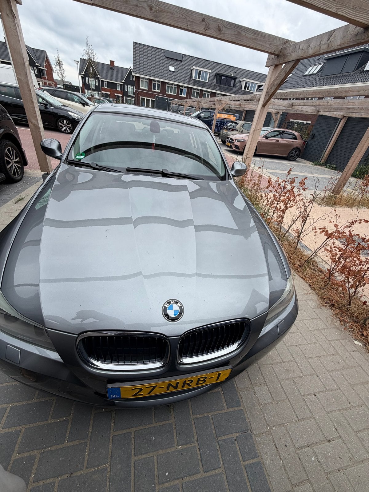 BMW 3-Serie 2.0 I 320 AUT 2009 Grijs, Automaat, Achterwielaandrijving, 1995 cc, 4 cilinders
