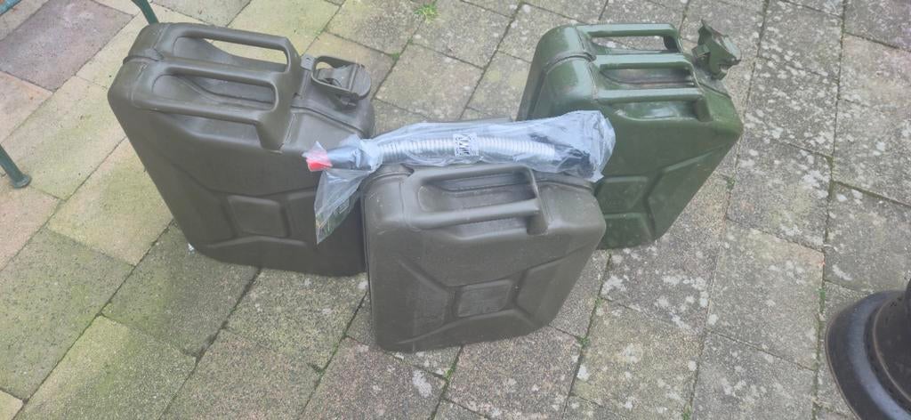 Jerrycans (3 stuks) met schenktuit, Auto diversen, Overige Auto diversen, Ophalen of Verzenden