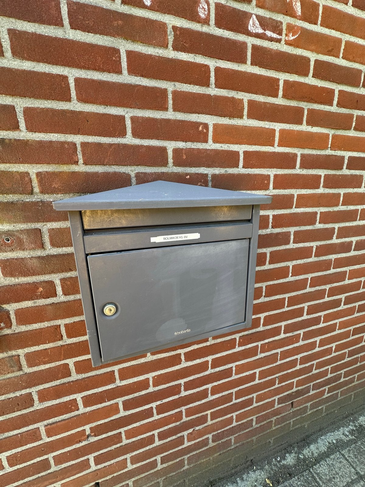 Brabantia Wandbrievenbus - Grijs, Gebruikt, Tuin en Terras, Brievenbussen, Ophalen, Gebruikt, Staal, Wandbrievenbus