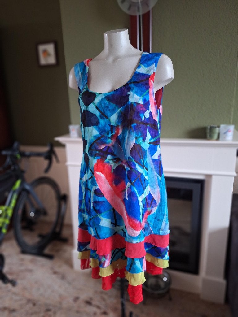 Eroke kleurrijke jurk it 44 NL 40, Kleding | Dames, Maat 42/44 (L), Zo goed als nieuw, Knielengte, Eroke