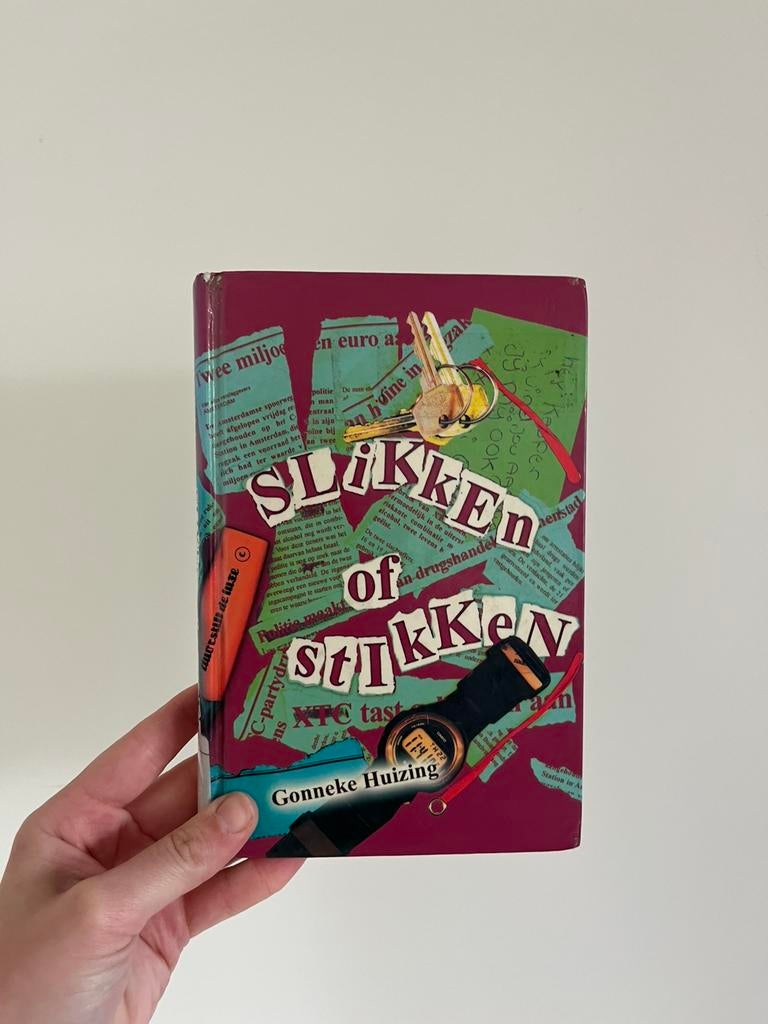 Slikken of stikken van Gonneke Huizing (ISBN: 9789025109424), Boeken, Ophalen of Verzenden, Gelezen, Fictie