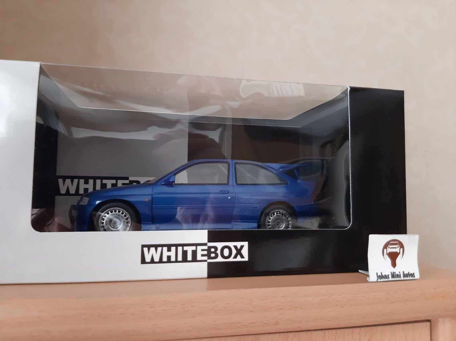 Ford Escort RS Cosworth blauw-metallic van Whitebox 1:24, Overige merken, Auto, Nieuw, Ophalen of Verzenden