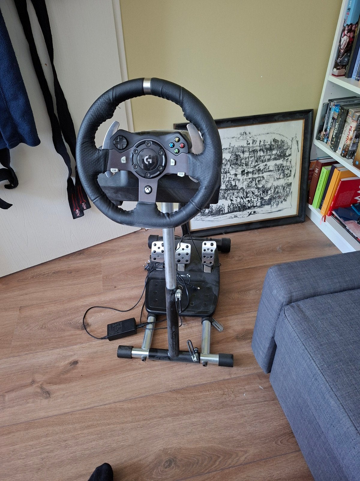 Logitech G920 Sim Race Set Xbox met Wheel Stand Pro, Spelcomputers en Games, Spelcomputers | Overige Accessoires, Verstelbaar