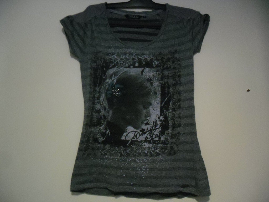 Nieuw shirt grijs met meisje mt 152 - box 4, Kinderen en Baby's, Ophalen of Verzenden, Nieuw, Meisje, Shirt of Longsleeve
