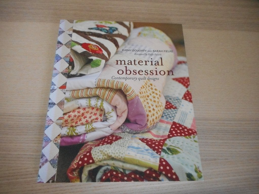 Boek quiltboek Material Obsession, contempory quilt designs, Ophalen of Verzenden, Zo goed als nieuw, Overige onderwerpen