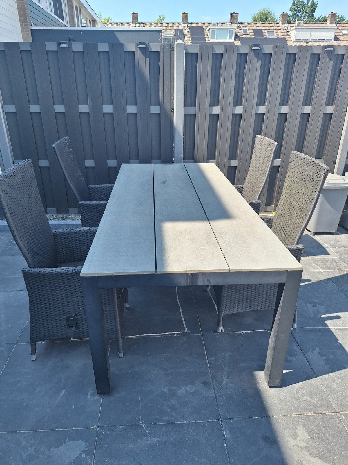 Tafel met stoelen, Ophalen