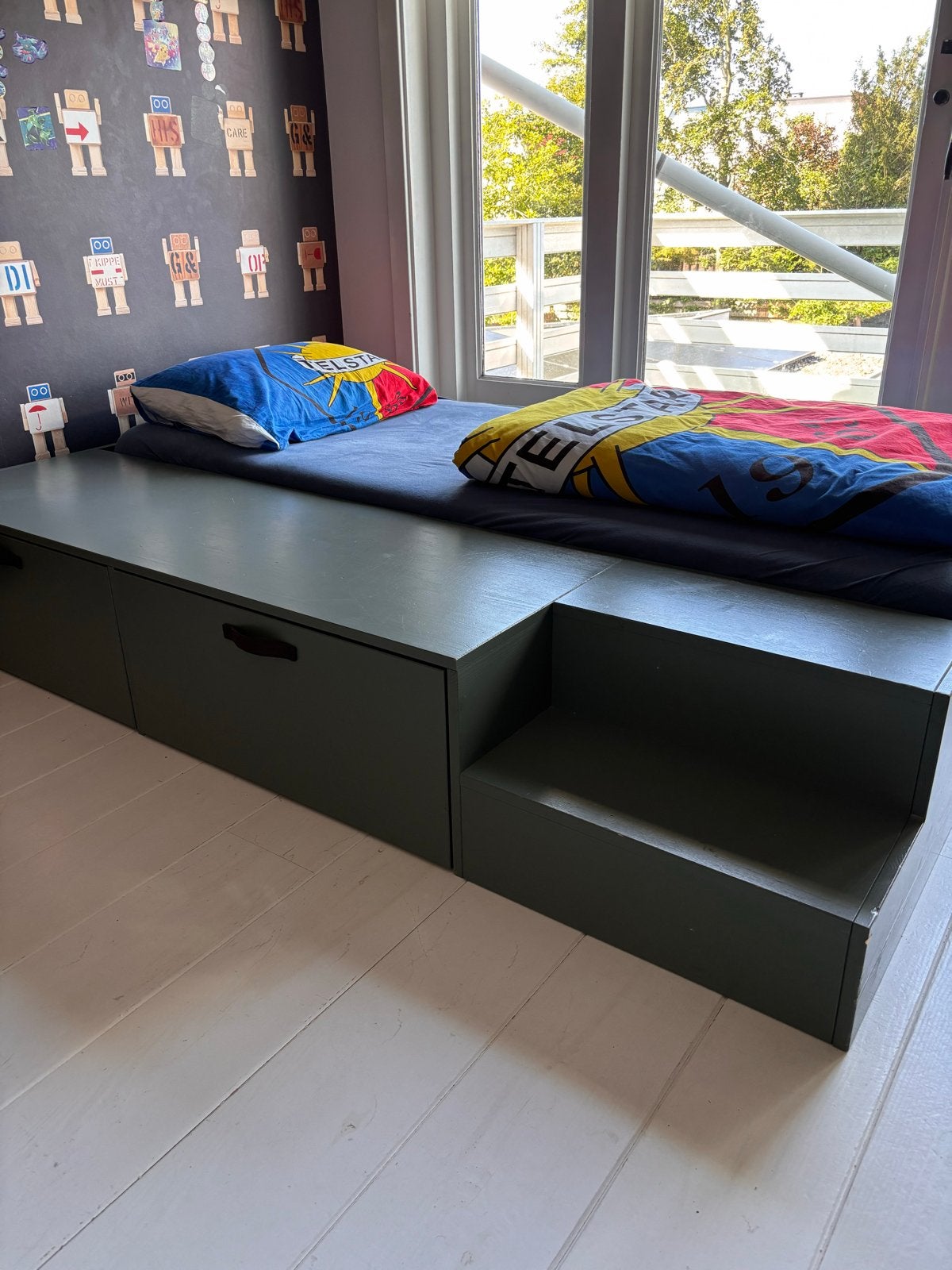 Eenpersoonsbed (VT wonen) met lades en trapje - Grijsgroen, Ophalen, Gebruikt, Eenpersoons, 80 cm