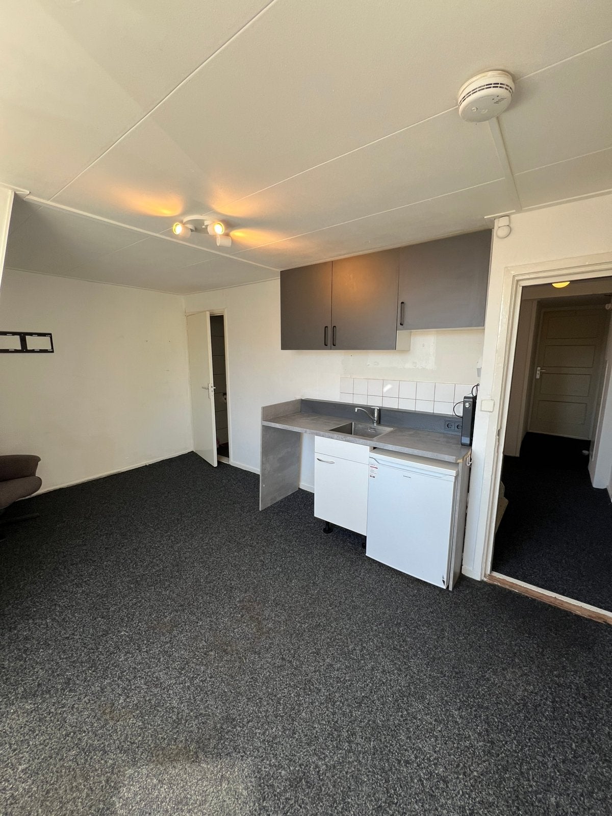 STUDIO VOOR STUDENT LEEUWARDEN, KEUKENTJE, TOILET EN DOUCHE, Leeuwarden