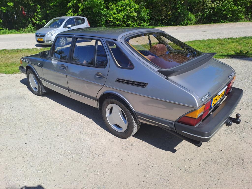 Saab 900T SE 16V, 1280 kg, 4 cilinders, Handgeschakeld, Particulier
