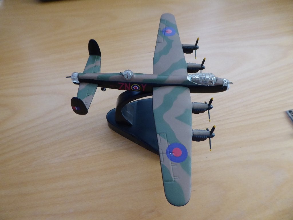 te koop : metalen model vliegtuig Avro Lancaster, 1:72 tot 1:144, Zo goed als nieuw, Vliegtuig, Ophalen