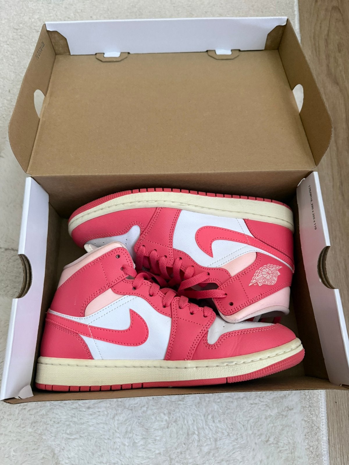 Air Jordan 1 Mid – Maat 38.5 – Zo goed als nieuw!, Kleding | Dames, Schoenen, Overige kleuren, Ophalen of Verzenden, Sneakers of Gympen