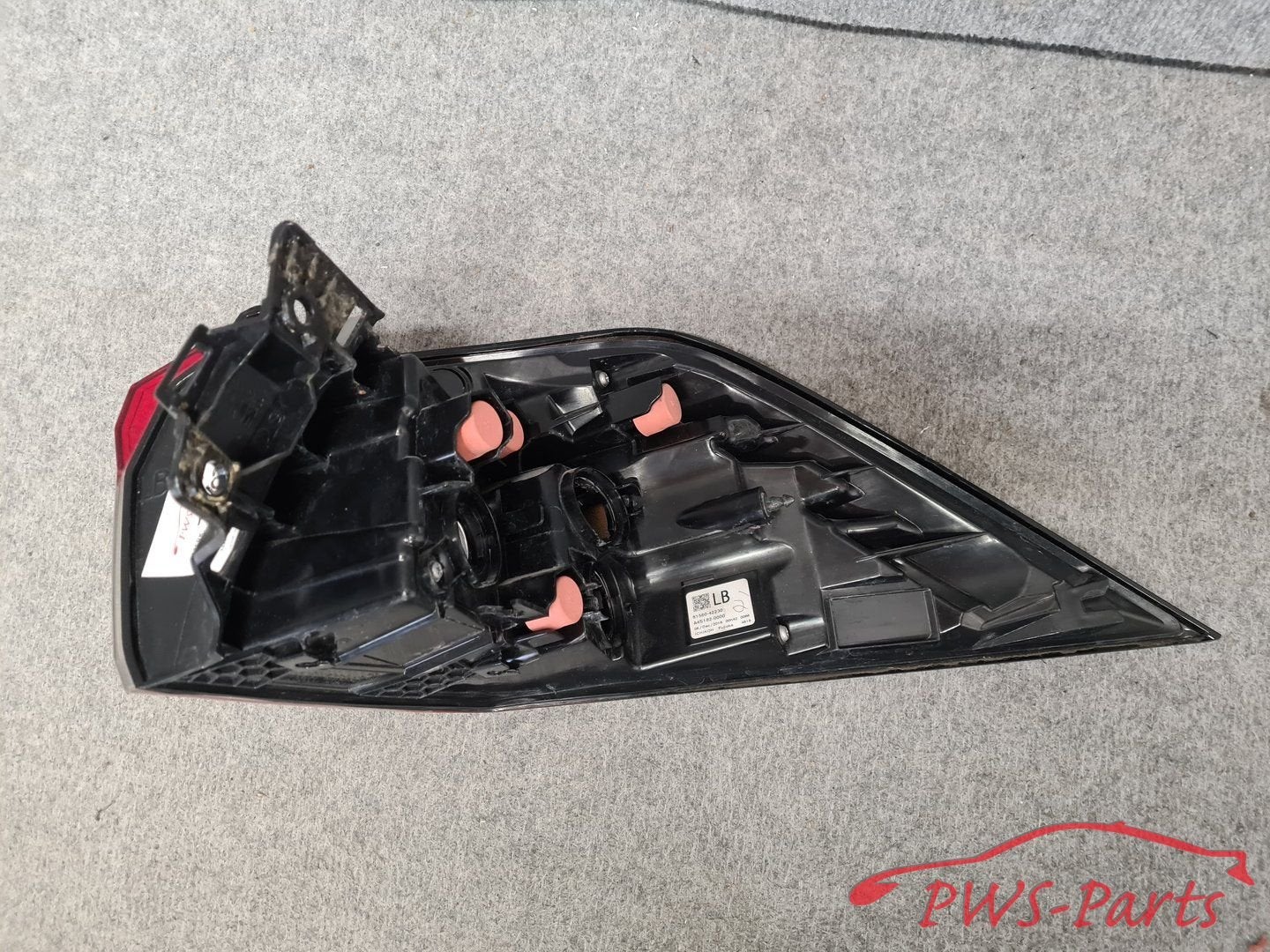 Foto 6 van TOYOTA RAV 4 RAV4 MK5 VANAF 2019 LINKS ACHTERLICHT ORIGINEEL