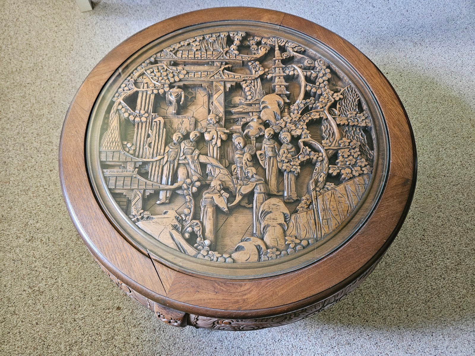 Vintage Chinese salontafel met houtsnijwerk (Jaren 50), Ophalen, 50 – 75, Gebruikt, 50 tot 100 cm