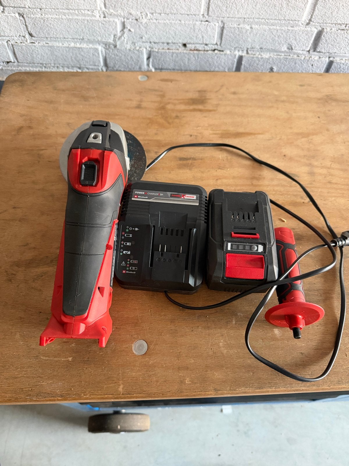Einhell Accu Haakse Slijper met Accu en Lader, Ophalen of Verzenden, Zo goed als nieuw, Minder dan 700 watt, Haakse handslijpmachine