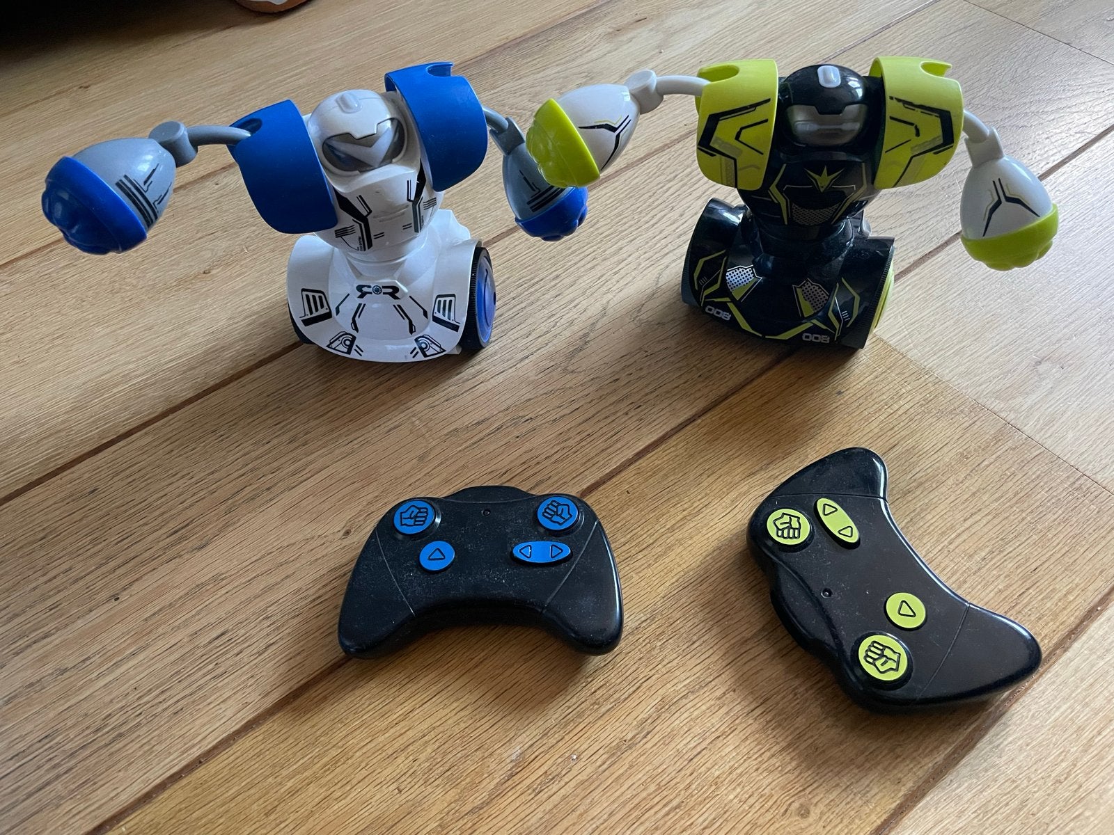 Robo Kombat - set van 2 robots met afstandsbediening, Ophalen, Gebruikt, Jongen of Meisje
