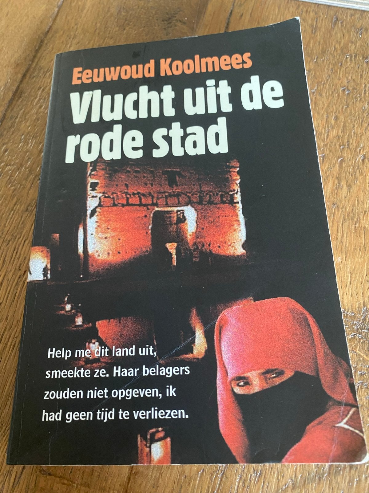 Vlucht uit de rode stad - Eeuwoud Koolmees, Ophalen of Verzenden, Gelezen
