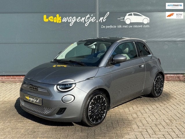 Fiat 500 e La Prima by Bocelli 42 kWh *pano *camera *carplay, Gebruikt, 118 pk, Leder, Automatische klimaatregeling