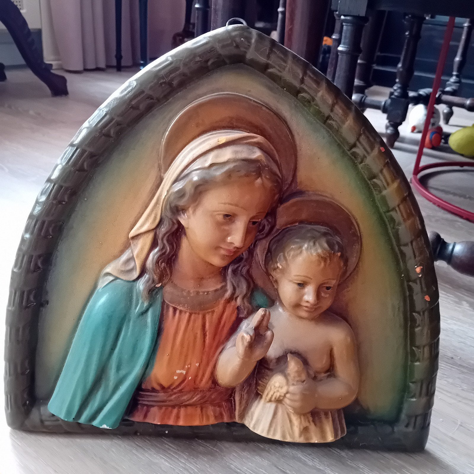 prachtige Maria met kindje Jezus, Ophalen